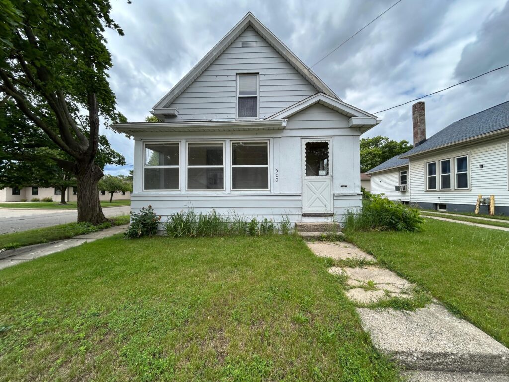 A Lotus Dragon Capital rental home in Jackson, MI